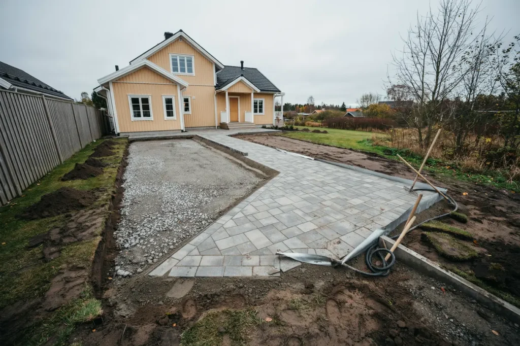 s undviker du s ttningar p villatomten r tt markarbete f r garageuppfart g ngar och uteplatser